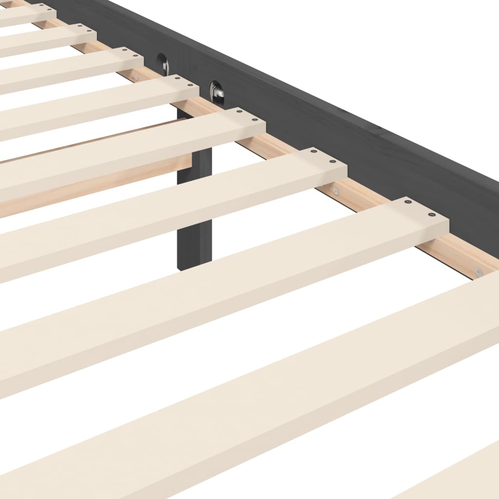 Sängram med huvudgavel grå 200x200 cm massivt trä